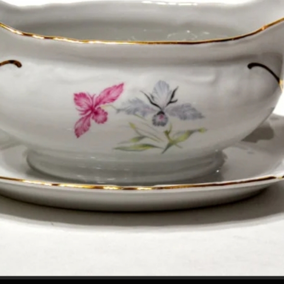 Vintage WINTERLING Orchid Gravy Boat Attached Underplate Pink Gray Floral - Picture 4 of 7